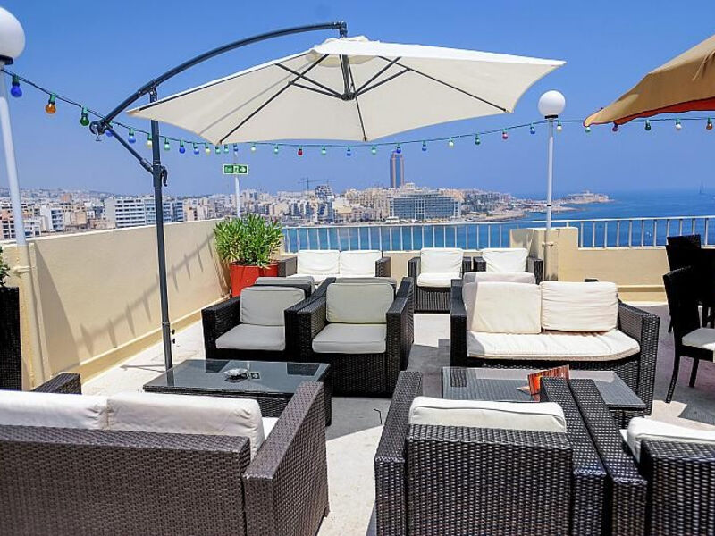 The Plaza Regency Hotel & Apartments