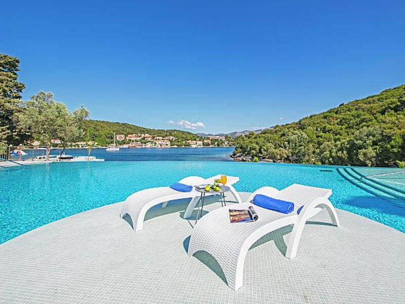 Port 9 Island Family Resort