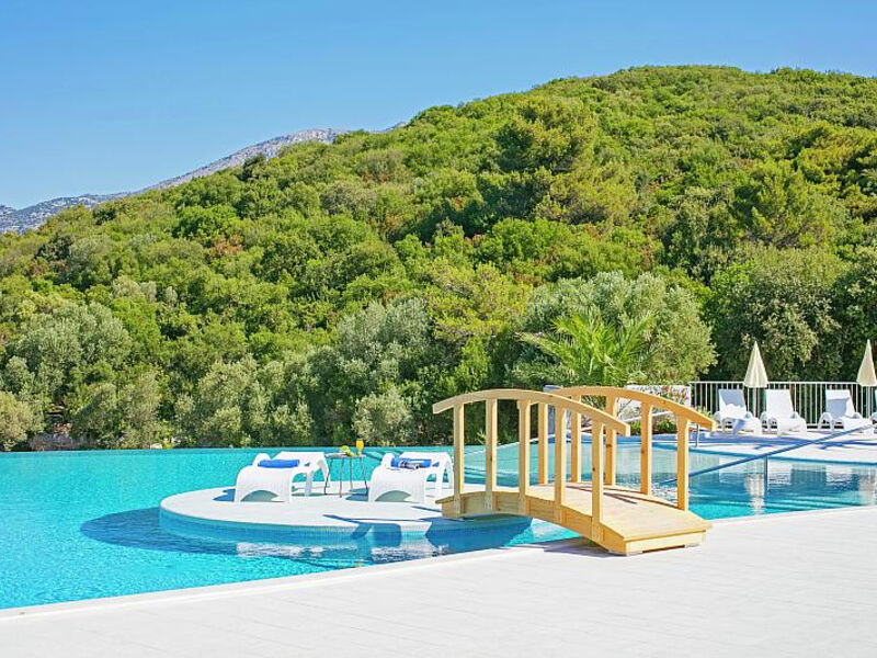 Port 9 Island Family Resort