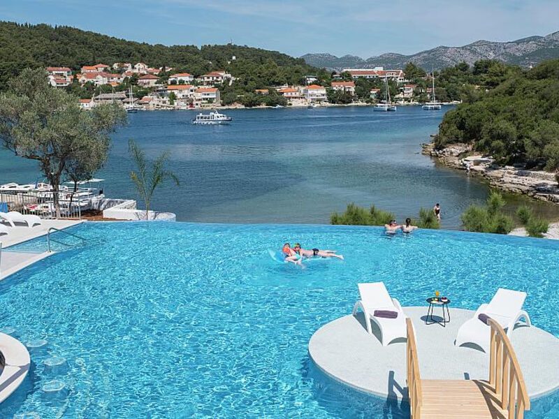 Port 9 Island Family Resort