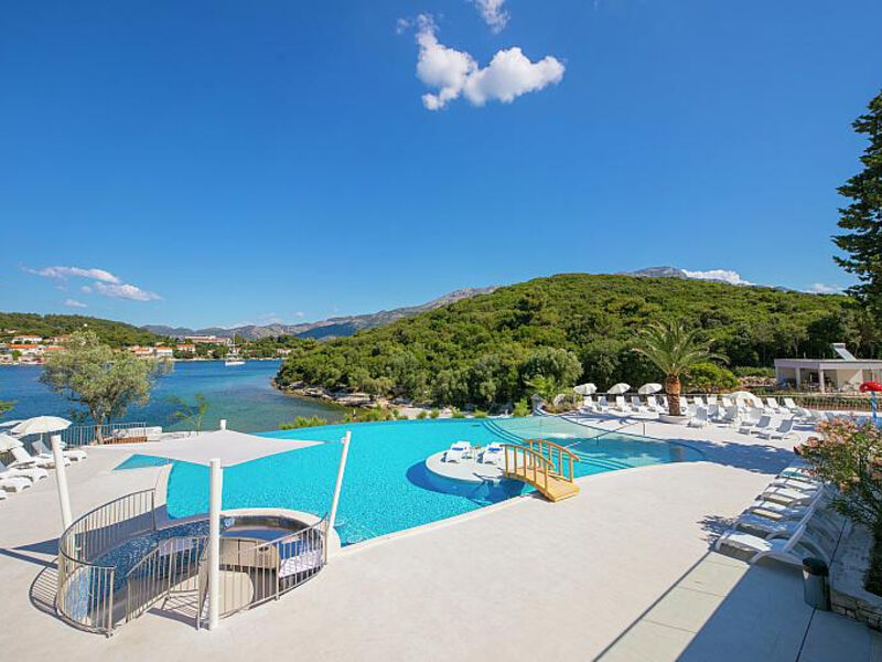 Port 9 Island Family Resort