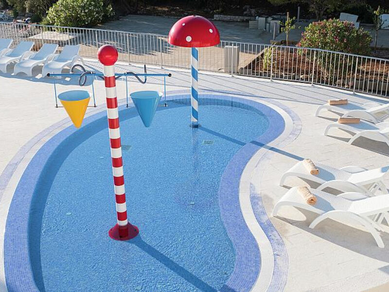 Port 9 Island Family Resort