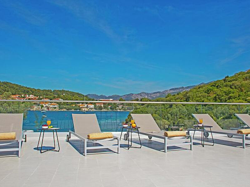 Port 9 Island Family Resort
