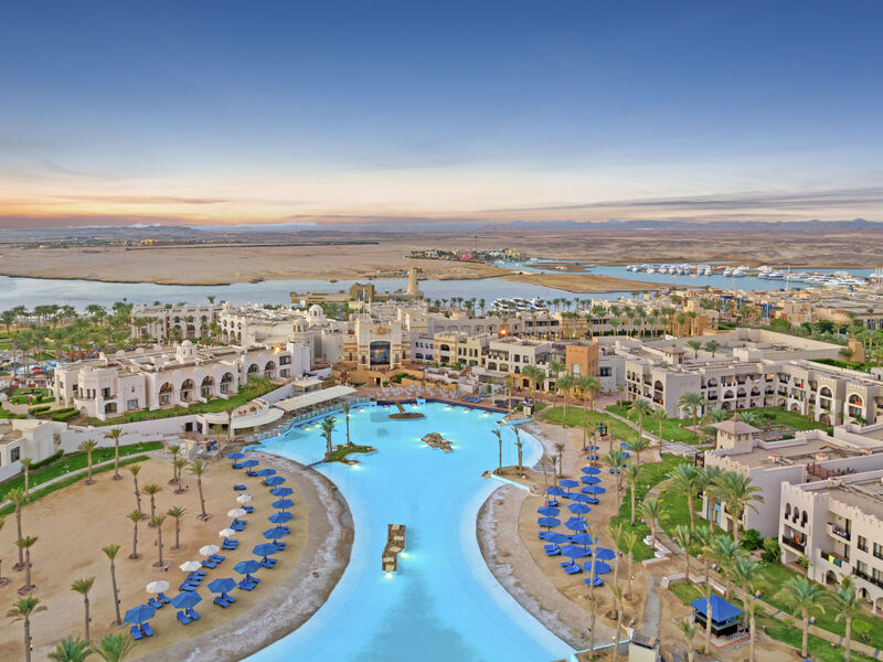PickAlbatros Oasis Port Ghalib