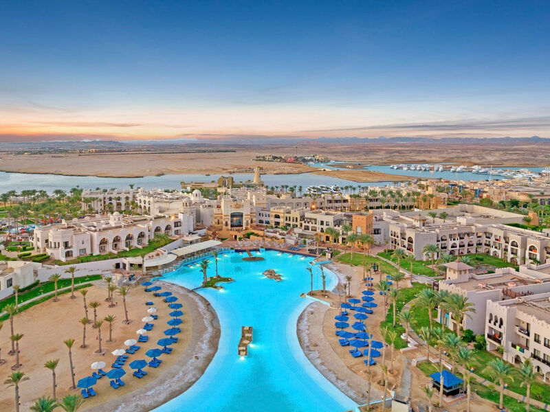 PickAlbatros Oasis Port Ghalib