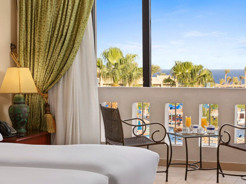 PickAlbatros Oasis Port Ghalib