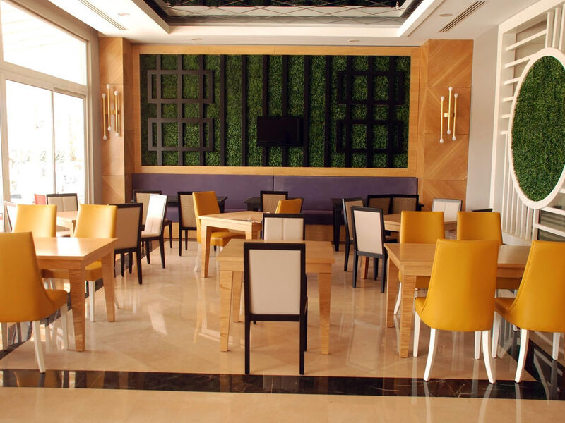 Port River Hotel & Spa