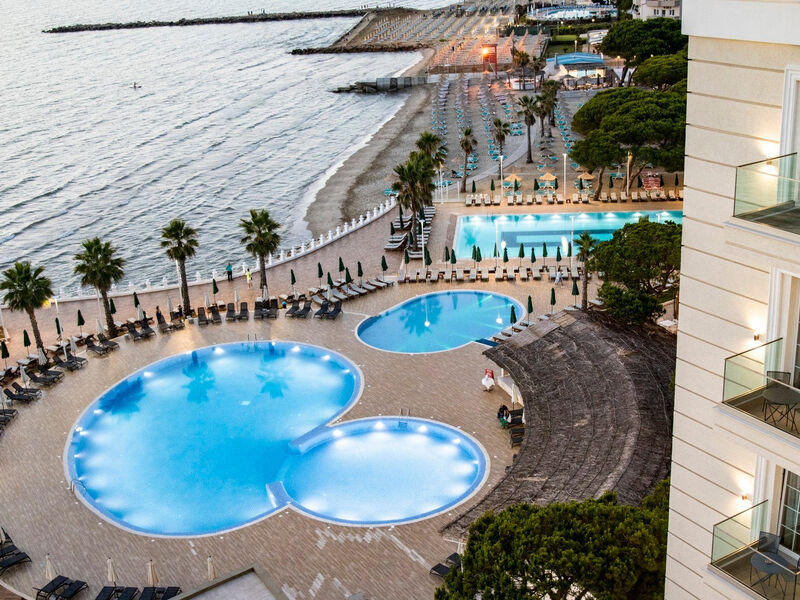 Prestige Resort