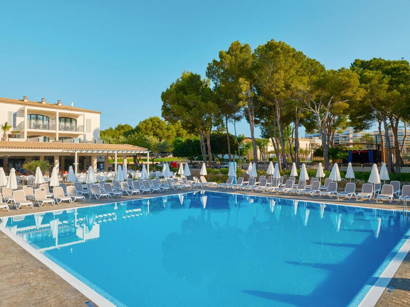 Protur Floriana Resort