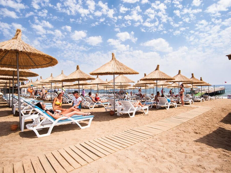Quattro Beach Spa & Resort
