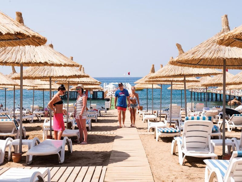 Quattro Beach Spa & Resort