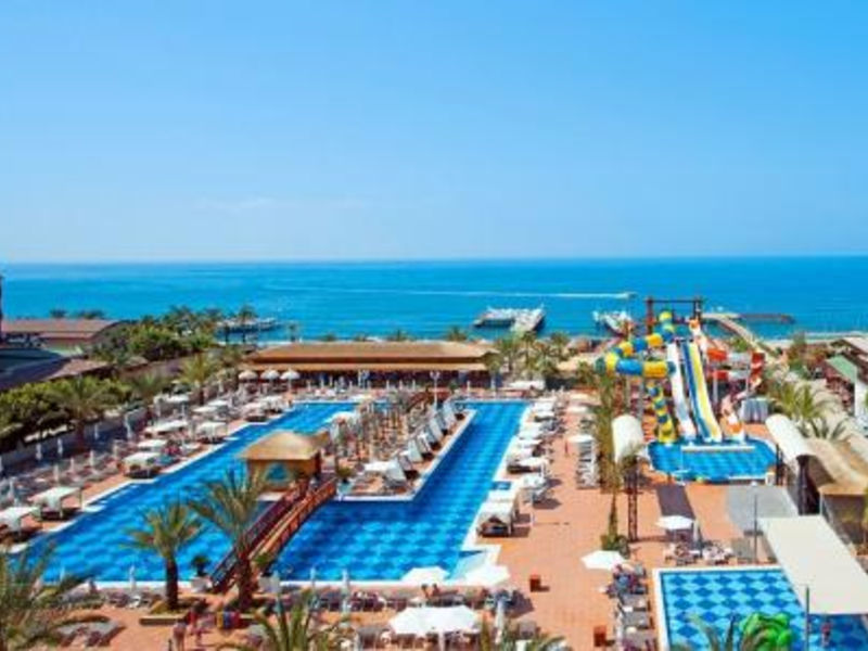 Quattro Beach Spa & Resort