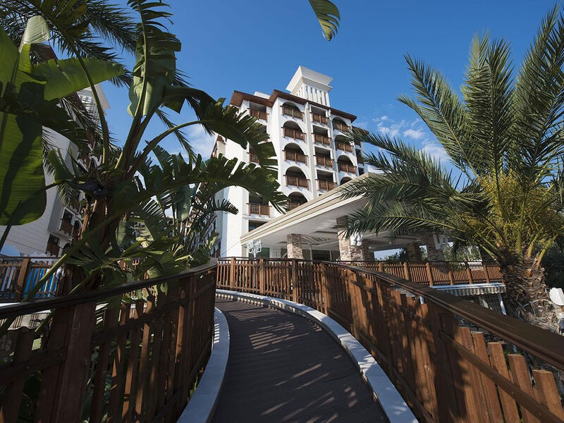 Quattro Beach Spa & Resort