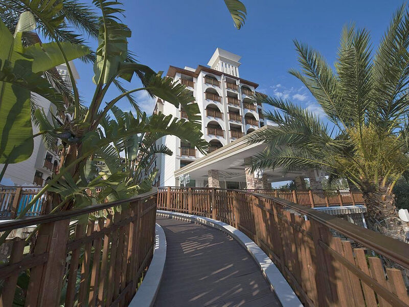 Quattro Beach Spa & Resort