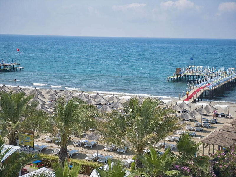 Quattro Beach Spa & Resort