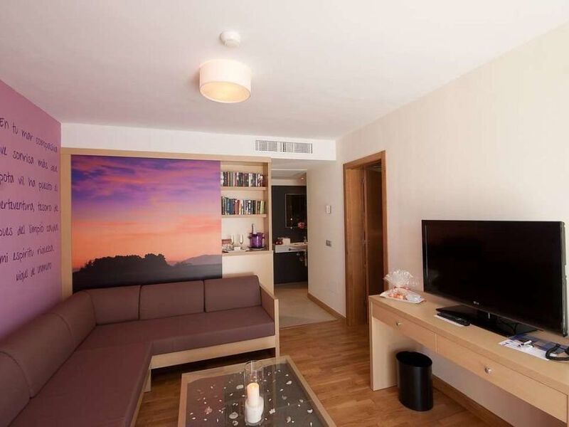 R2 Romantic Fantasia Suites