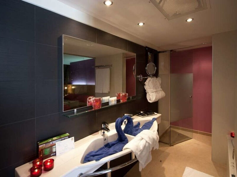 R2 Romantic Fantasia Suites