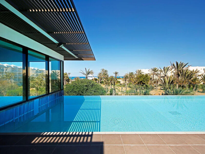 Radisson Blu Palace Resort & Thalasso