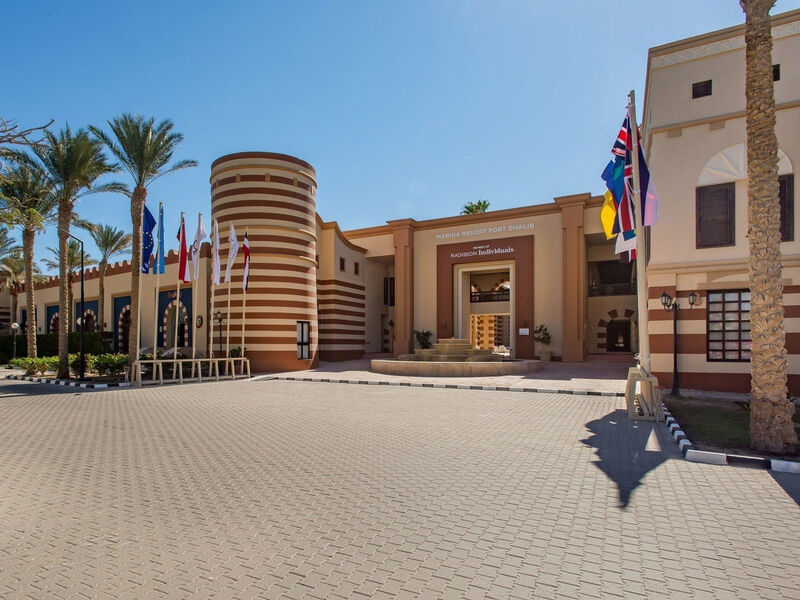 Radisson Marina Resort Port Galib