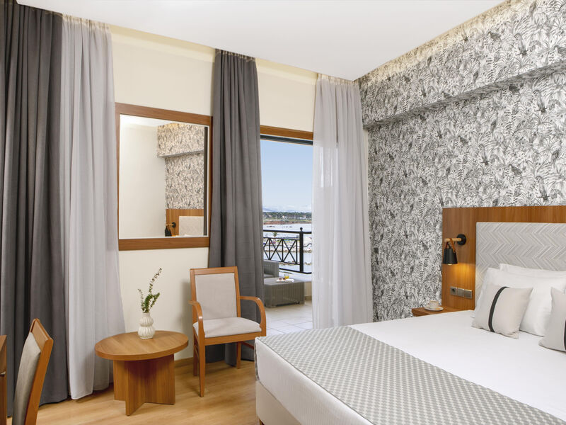 Ramada Attica Riviera