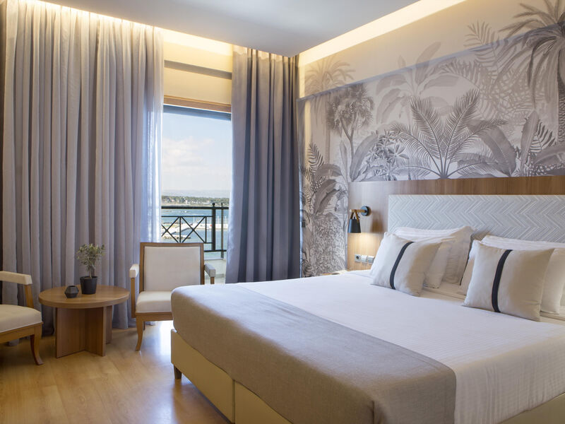 Ramada Attica Riviera