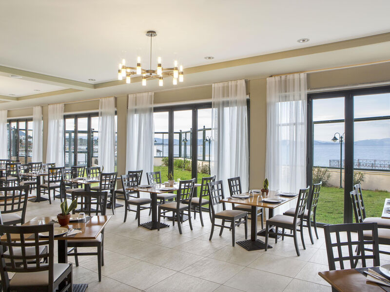 Ramada Attica Riviera