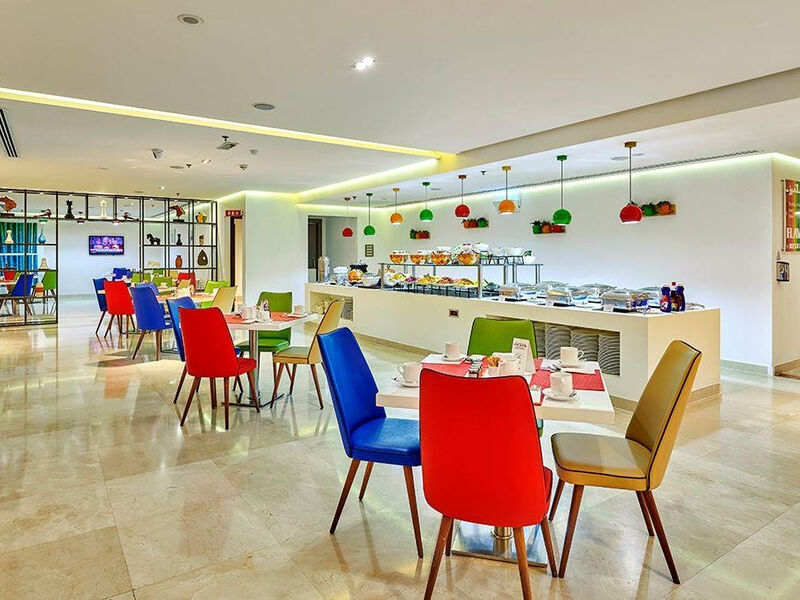 Ramada Hotel & Suites By Wyndham JBR