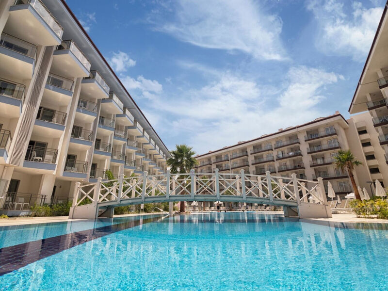 Ramada Hotel & Suites by Wyndham Kusadasi