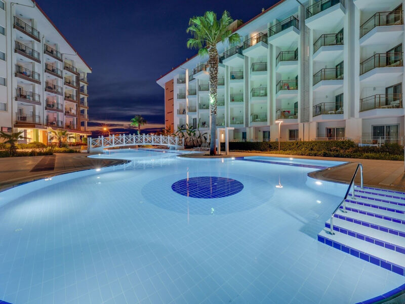 Ramada Hotel & Suites by Wyndham Kusadasi