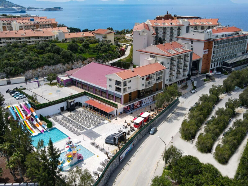 Ramada Hotel & Suites by Wyndham Kusadasi