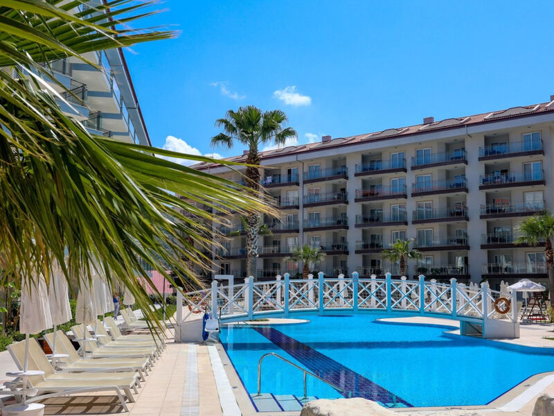 Ramada Hotel & Suites by Wyndham Kusadasi