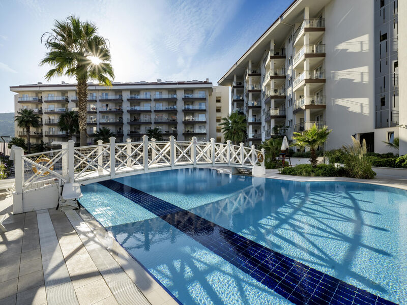 Ramada Hotel & Suites Kusadasi