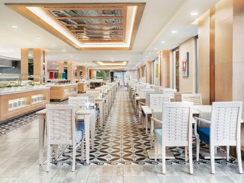Ramada Hotel & Suites Kusadasi