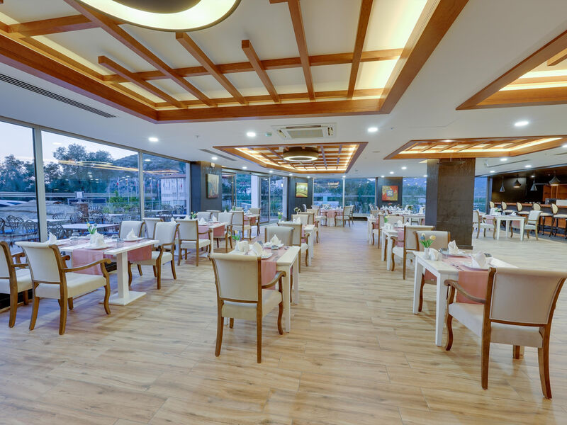 Ramada Hotel & Suites Kusadasi