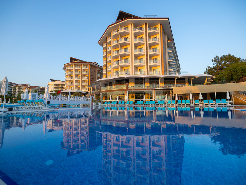 Ramada Resort By Kusadasi & Golf