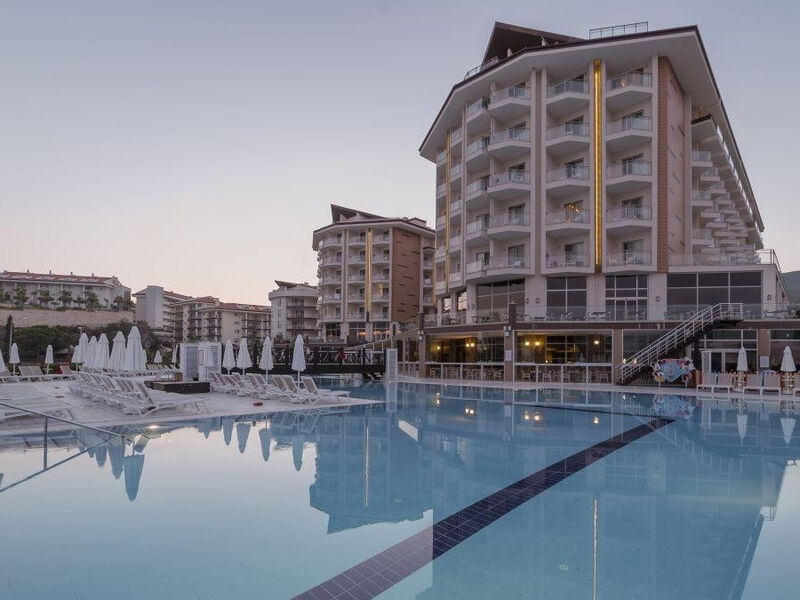 Ramada Resort Kusadasi & Golf