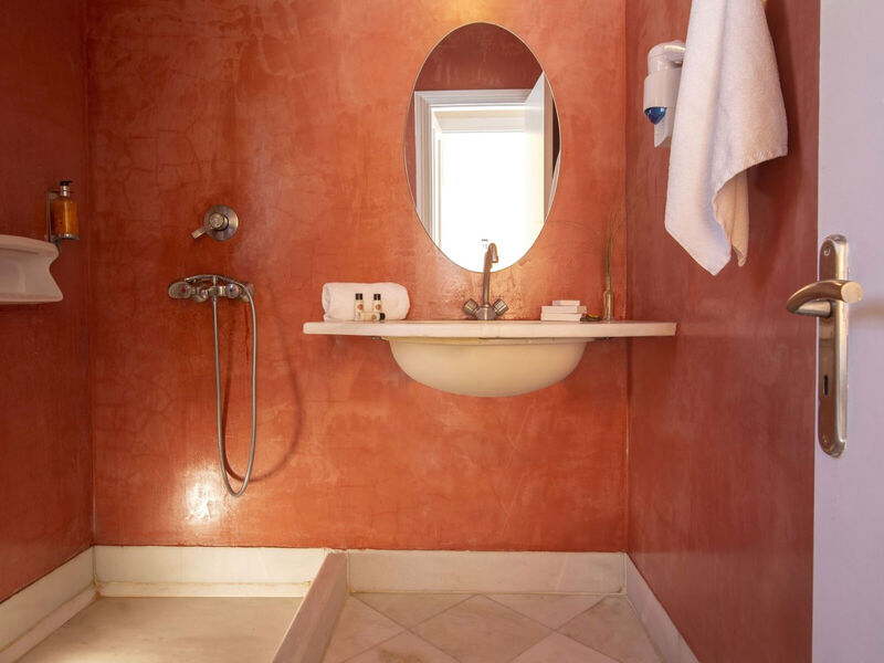 Red Tower Hotel And Suites