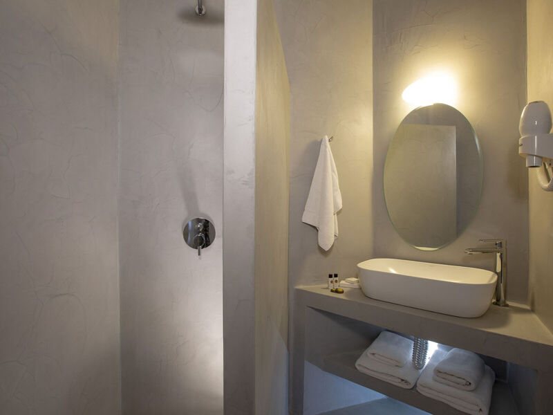 Red Tower Hotel And Suites