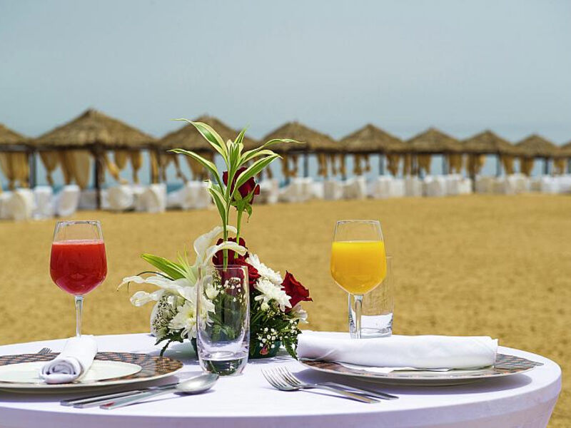 Regency Sealine camp