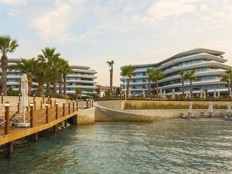 Reges A Luxury Collection Resort & Spa