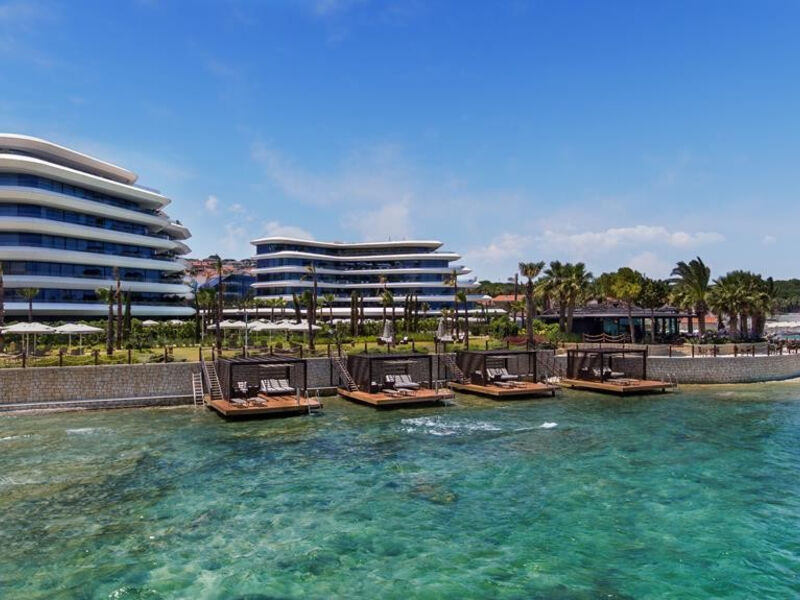 Reges A Luxury Collection Resort & Spa