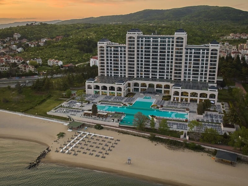 RIU Palace