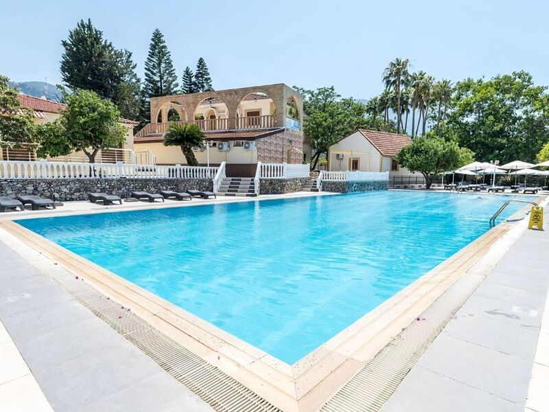 Riverside Garden Resort