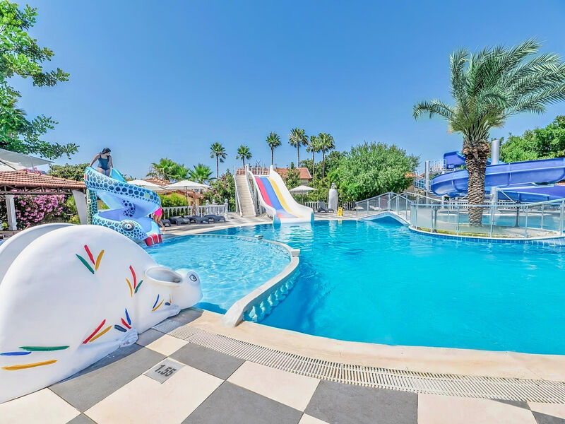 Riverside Garden Resort & Premium
