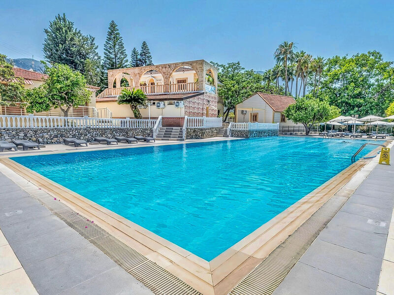 Riverside Garden Resort & Premium