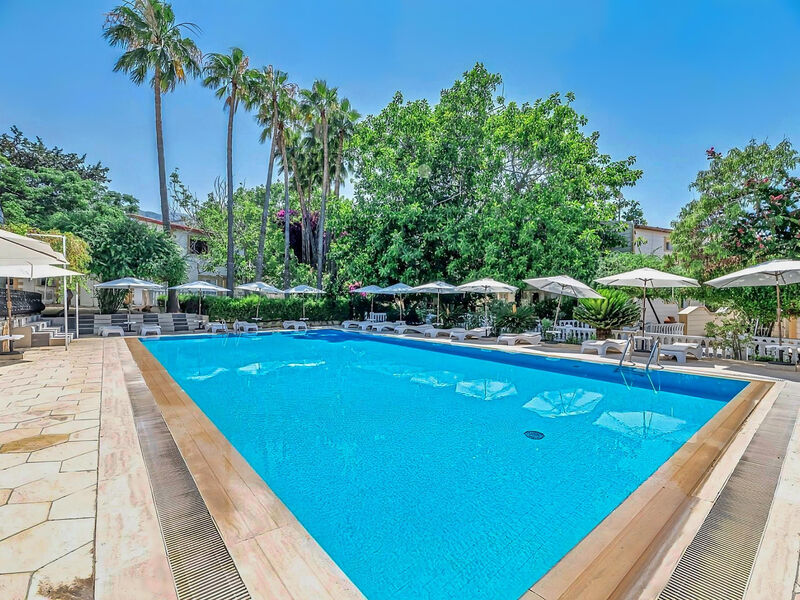 Riverside Garden Resort & Premium