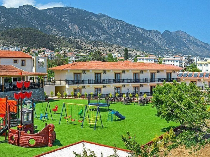 Riverside Garden Resort