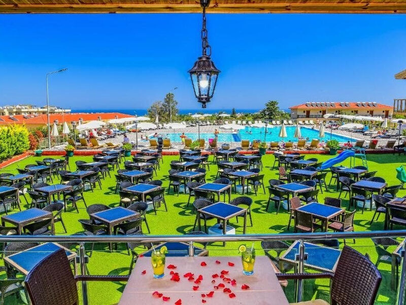 Riverside Garden Resort