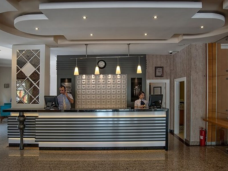 Riviera & Spa