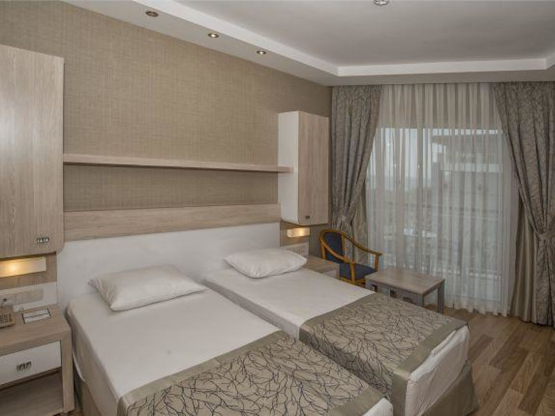 Riviera Hotel & Spa